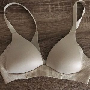 Real Sunnie wireless lightly lined bra, 30A